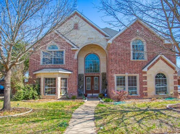 702 Montclaire Dr, Mansfield, TX 76063