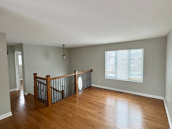 3rd image of 9123 162nd St