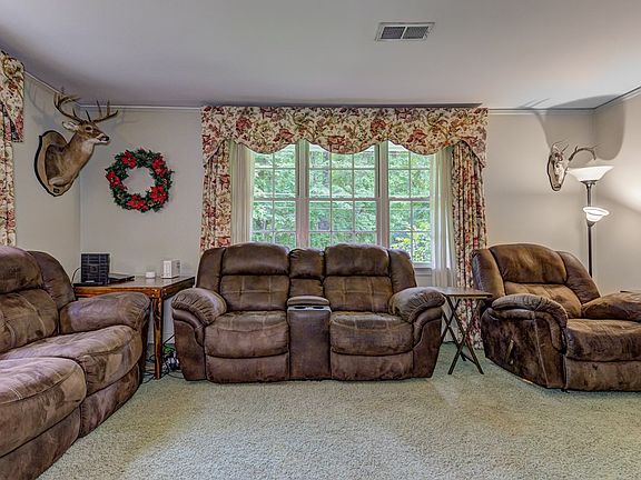 5th image of 4 Briarwood Pl