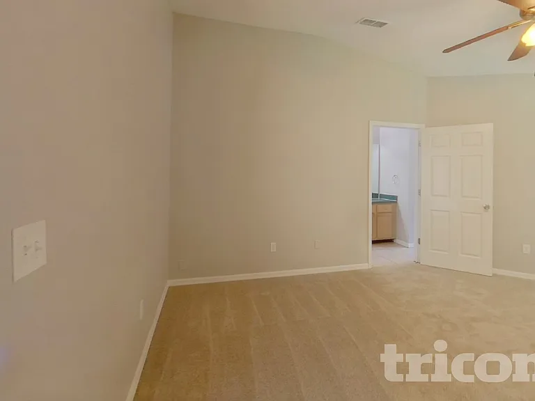 11509 Twin Oaks Trl — Photo 10