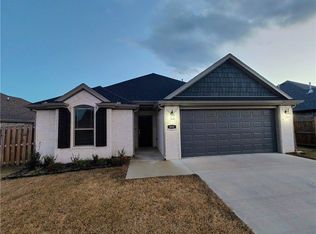 931 Lakeview Dr, Centerton, AR 72719