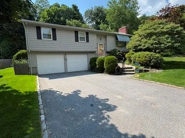 175 Birkshire Dr, Warwick, RI 02886