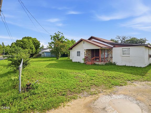 3rd image of 3014 Selma Ave
