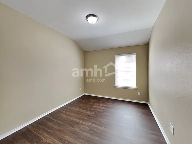 15500 Yarberry Dr — Photo 14