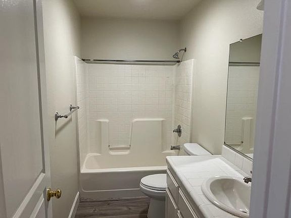 5th image of 195 E Edmundson Ave APT A