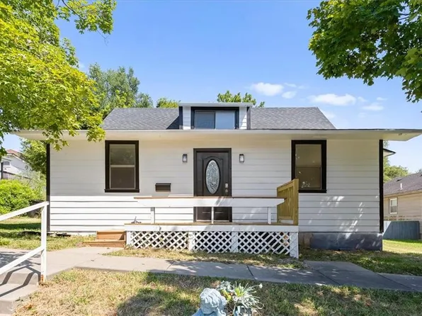 106 S Jeffreys St, Pleasant Hill, MO 64080