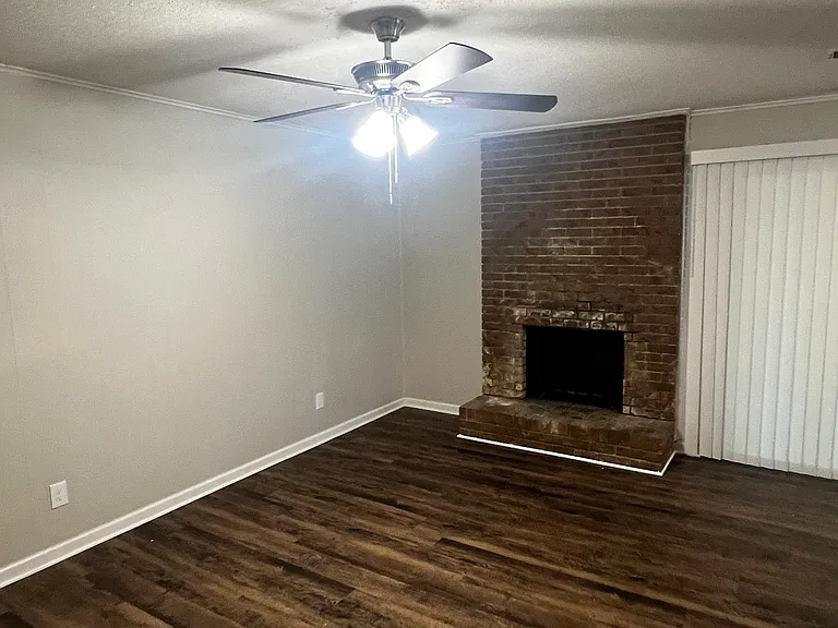 8702 Oakhaven Dr — Photo 3