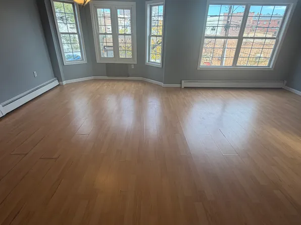 35 Fairview Avenue image 3 of 13