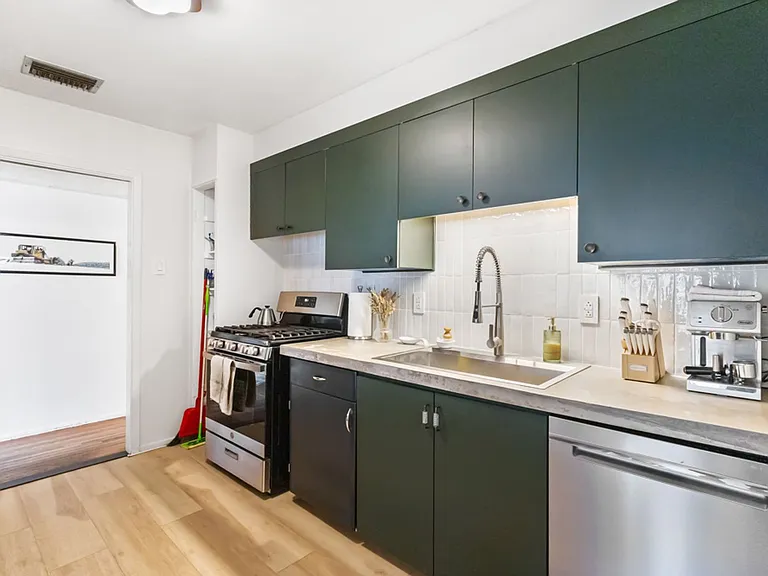 230 Brettonwood Dr — Photo 13