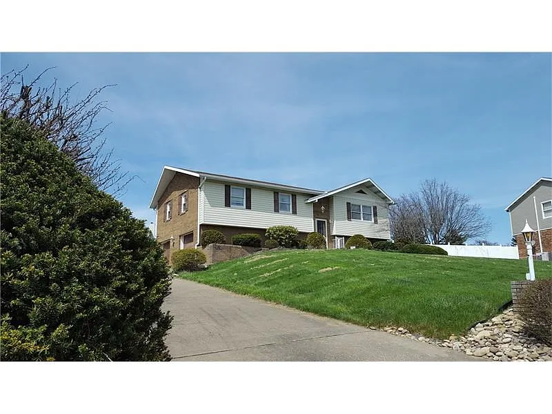 327 Virginia Cir photo 1