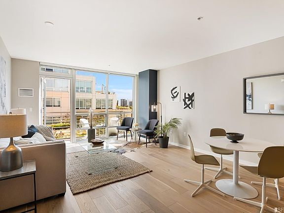 4th image of 325 Berry St APT 403