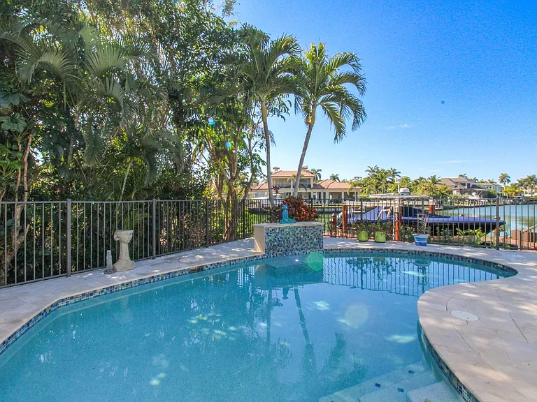 2150 Marina Dr — Photo 8