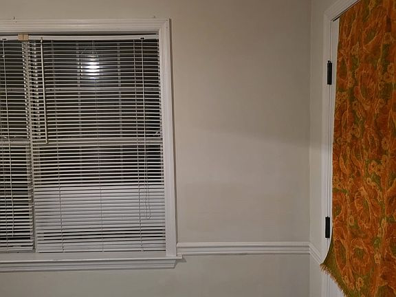 4th image of 872 Springville Dr