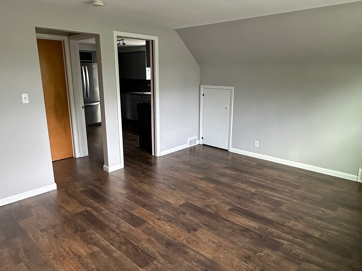 2 bed, 825 sqft, $1,300 — Photo 3