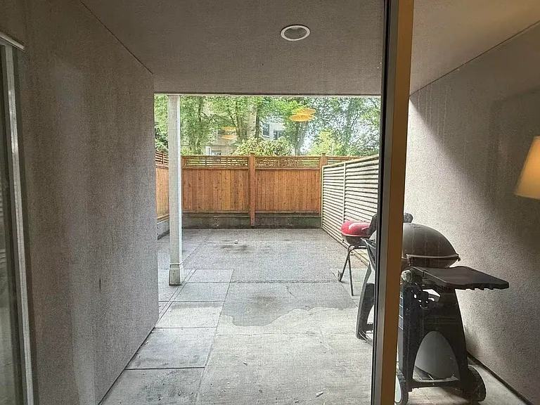 985 W 10th Ave #101 — Photo 6