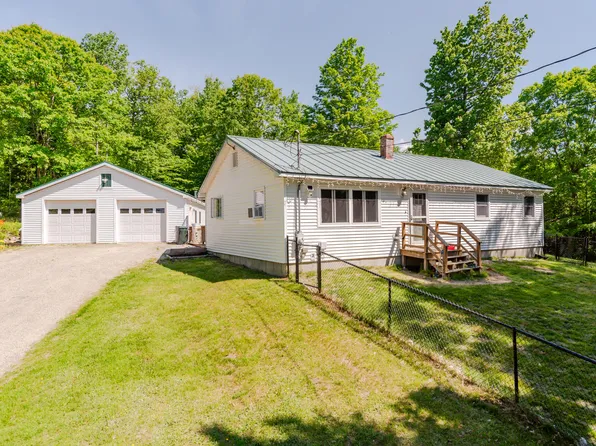 101 Robinson Hill Road, Oxford, ME 04270