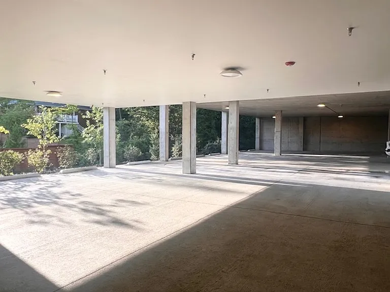 1135 Rose Hill Dr — Photo 29