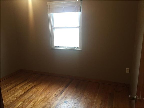 5th image of 261 Clay Pike