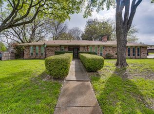 400 Rickey Canyon Ave, Desoto, TX 75115