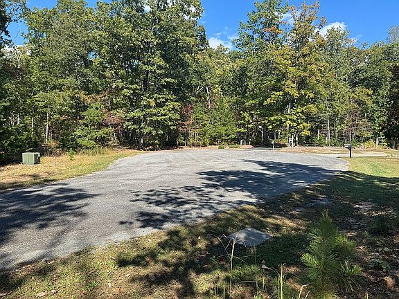 View of the cul-de-sac