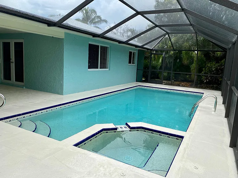 2433 Poinciana St — Photo 22
