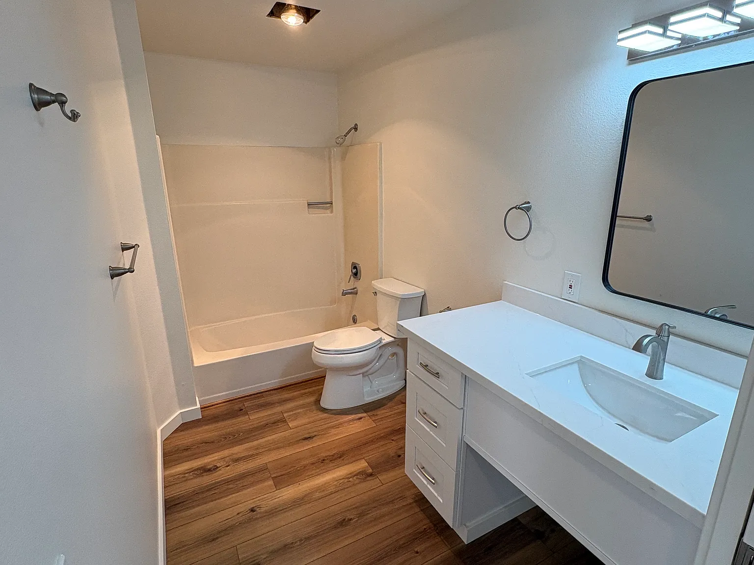 2 bed, 795 sqft, $2,095 — Photo 4