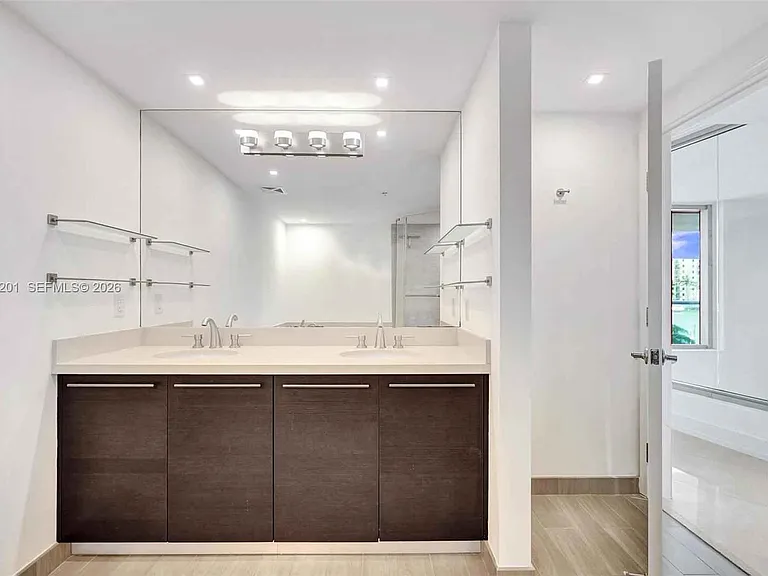 7928 East Dr #101 — Photo 6