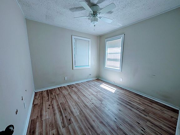 4th image of 604 E Short St #10