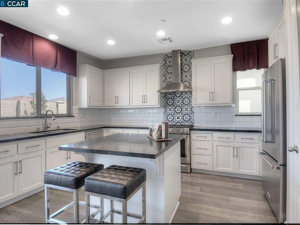 1st image of 3174 La Corona Dr