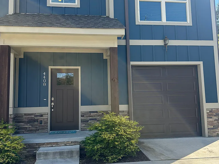 Shelborne Dr — Photo 21