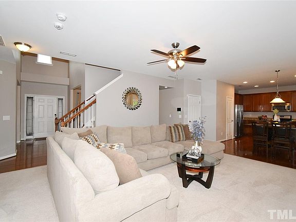 5th image of 300 Callandale Ln