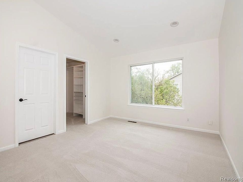 224 Willis Ave Unit 1, photo 16