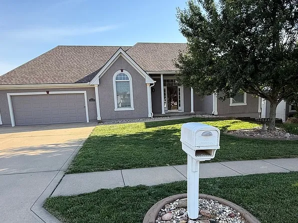 2113 Bradford Pl, Excelsior Springs, MO 64024