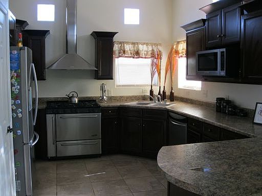 2nd image of 4001 Calle De Luna