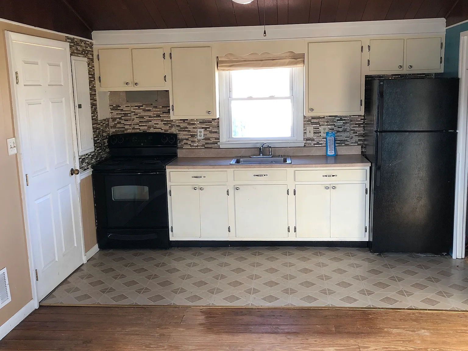 10328 Woodsboro Rd — Photo 4