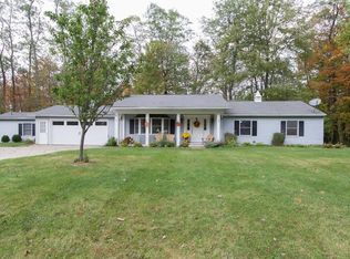 54 Ledge Rd, Hinckley, OH 44233