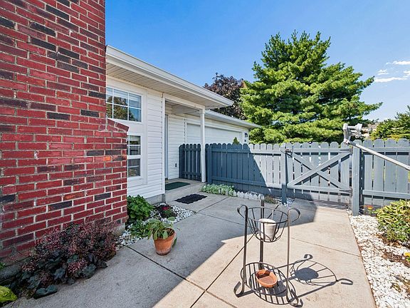 3rd image of 8337 Greyhawk Cir
