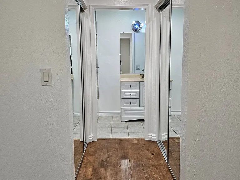 453 Ivy St — Photo 4