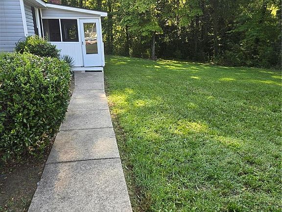 4th image of 3320 Spring St