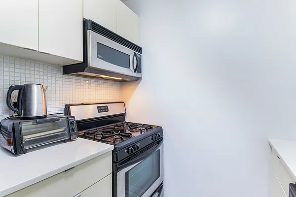 Rented by BARNES New York | media 15