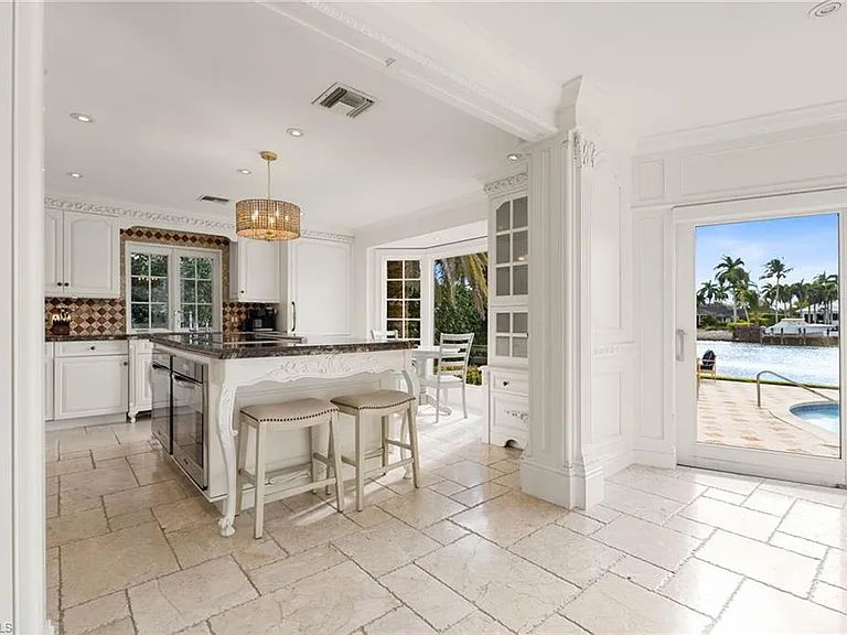 1060 Galleon Dr — Photo 14