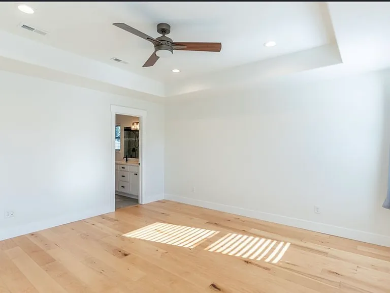 entry to master bath
