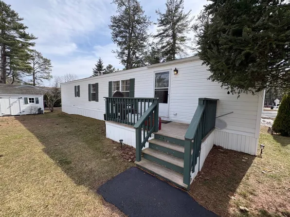 24 Ryefield Dr, Old Orchard Beach, ME 04064
