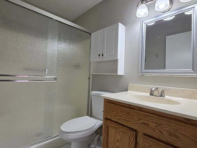 2149 E 10th St #2 — Photo 23