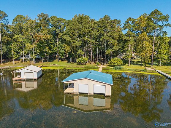 3rd image of 5 Lake Breeze Dr