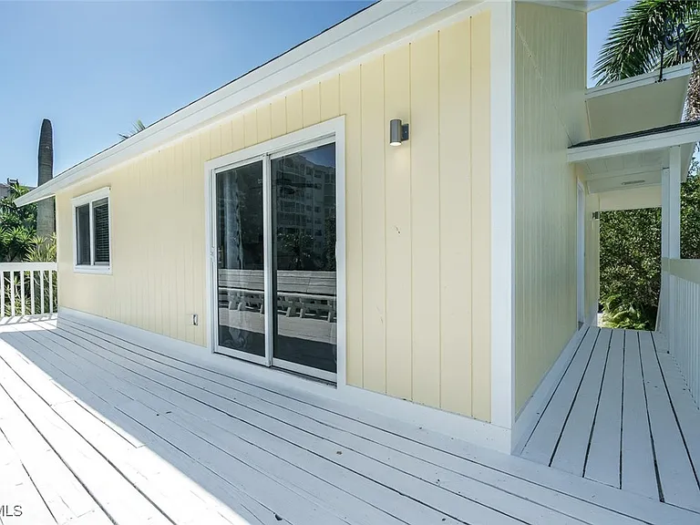 140 Estrellita Dr — Photo 14