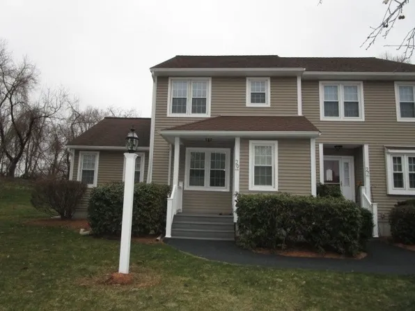 29 Godfrey Ln, Milford, MA 01757