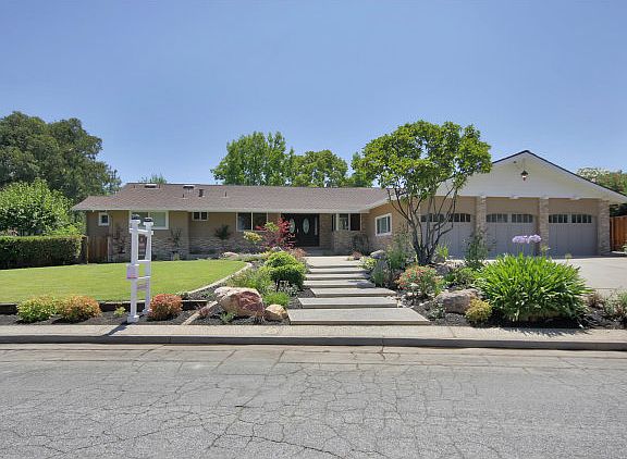 2nd image of 1276 Hillcrest Dr