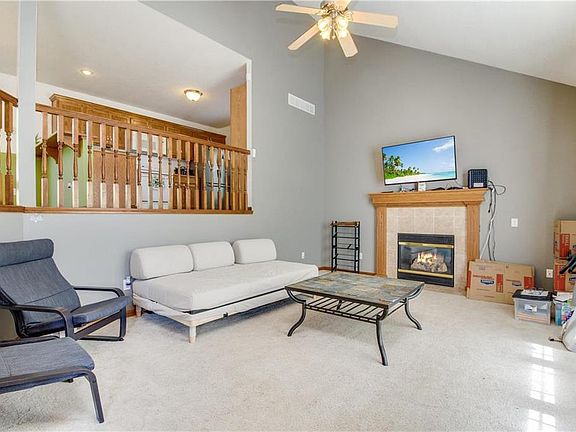 4th image of 1604 S 105th St