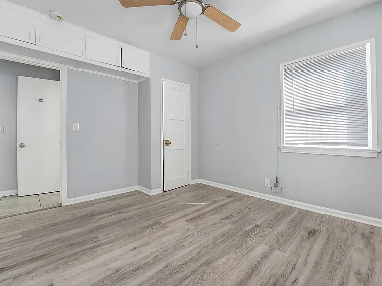 1026 W 91st St #1032-1/4 — Photo 2
